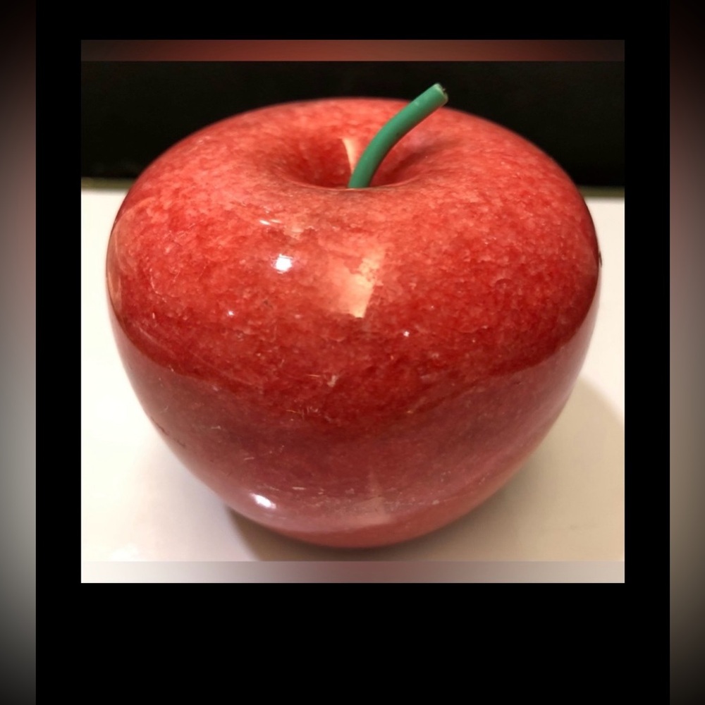 Red Apple Paperweight Decoration Vintage Fine Polished Solid Marble 2.7” x 2.7”